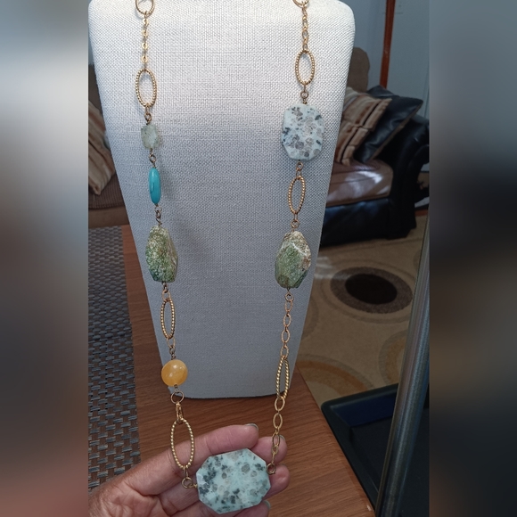 BEAUTIFUL LONG MULTISTONE NECKLACE 🤩 - Picture 3 of 3